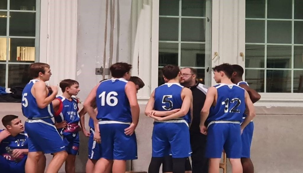 mU16/2 besiegt Capricorns/2 klar